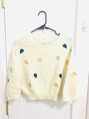 Cream-White Heart-Embroidered Women's Sweater Angora